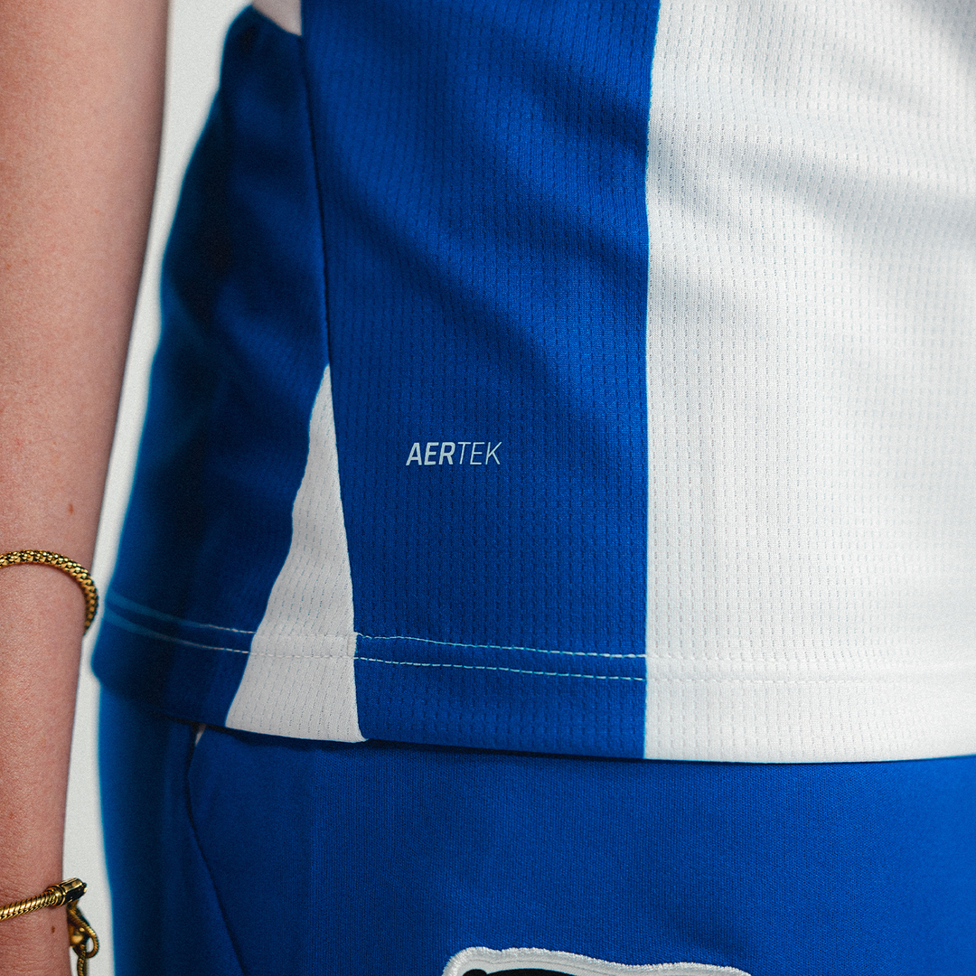 Hertha Heimtrikot 26/27 Damenschnitt Detail AERTEK