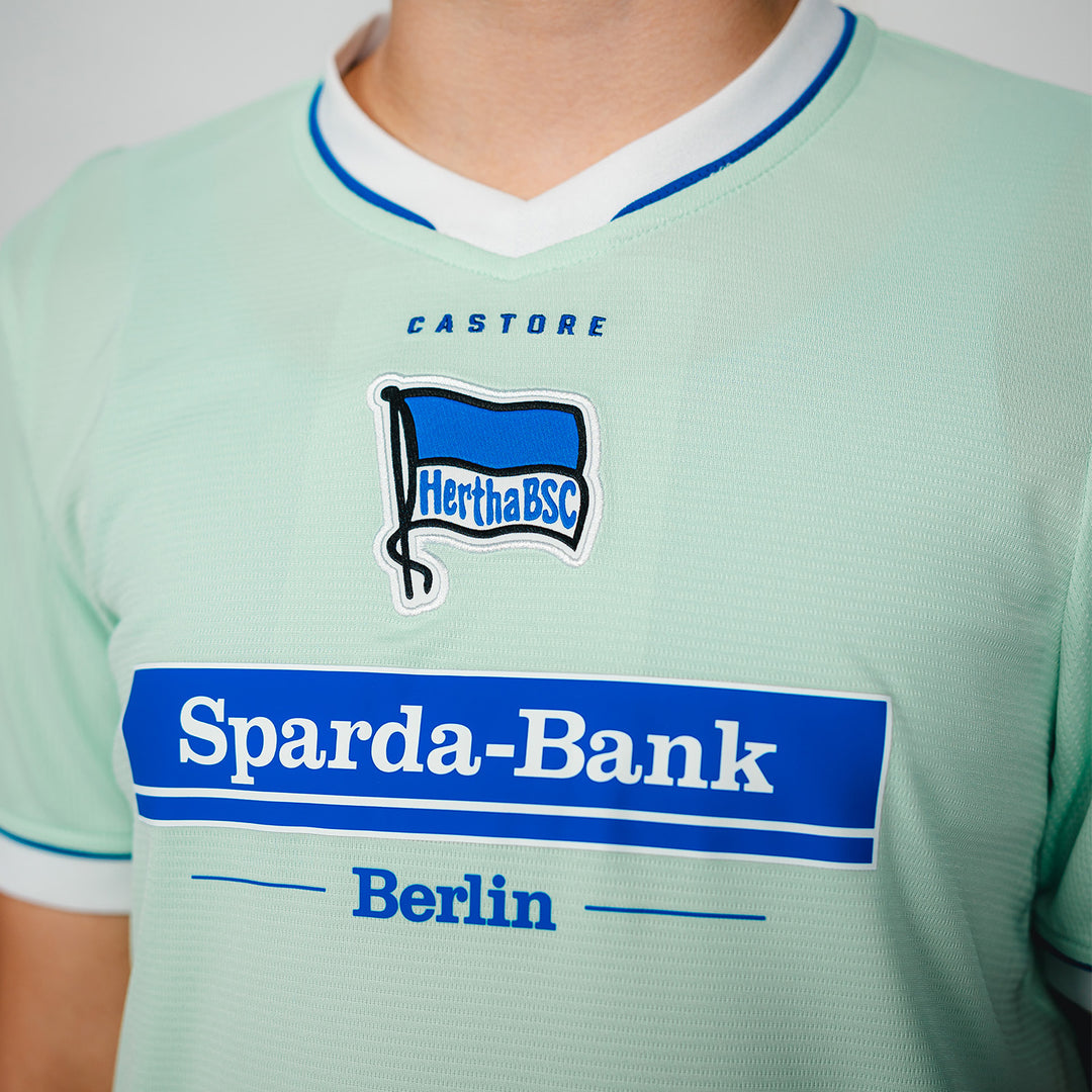 Hertha Ausweichtrikot Kids 26/27 Detail Vorderansicht
