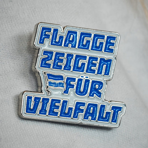 Pin Flagge zeigen für Vielfalt