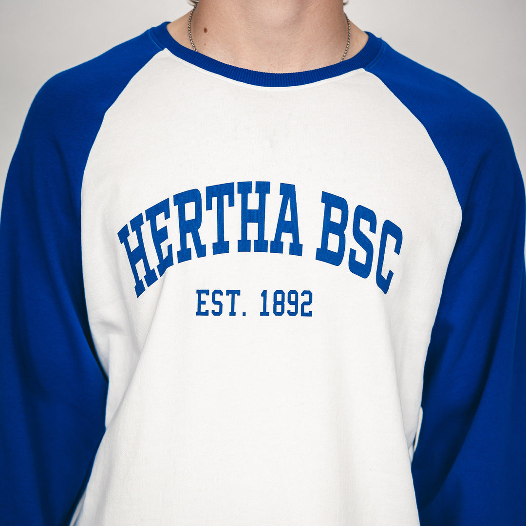Hertha Longsleeve College Raglan Detail Vorderansicht