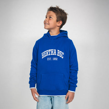 Hertha Hoodie College Blau Kids an Model