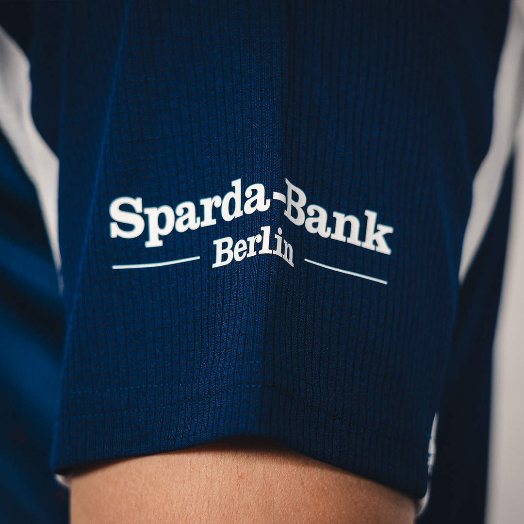 Hertha Heimtrikot Pro 25/26 Ärmelsponsor