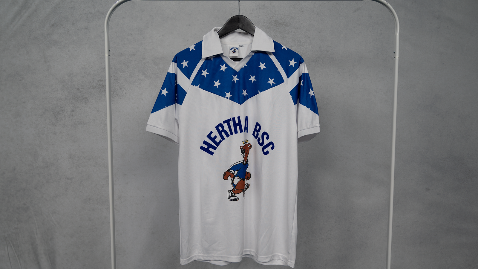 Hertha Autogramm Sternetrikot #5 Jensen