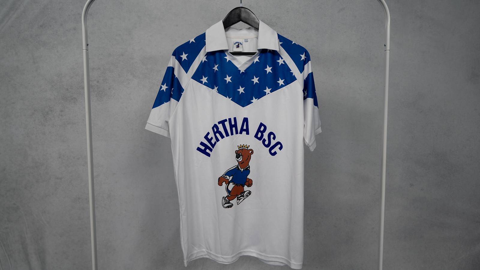 Hertha Autogramm Sternetrikot #44 Gechter