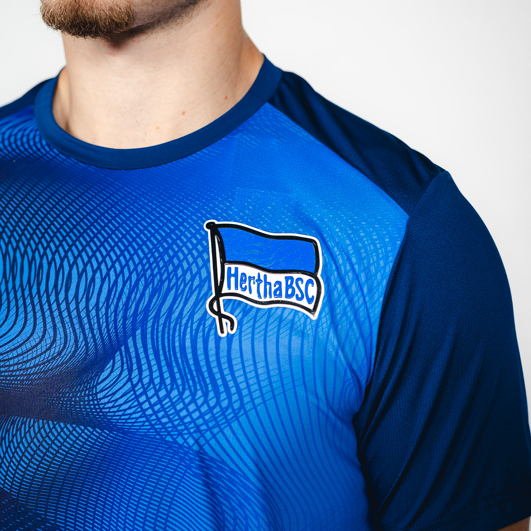 Hertha BSC Prematch Shirt 26/27 Detail Fahne