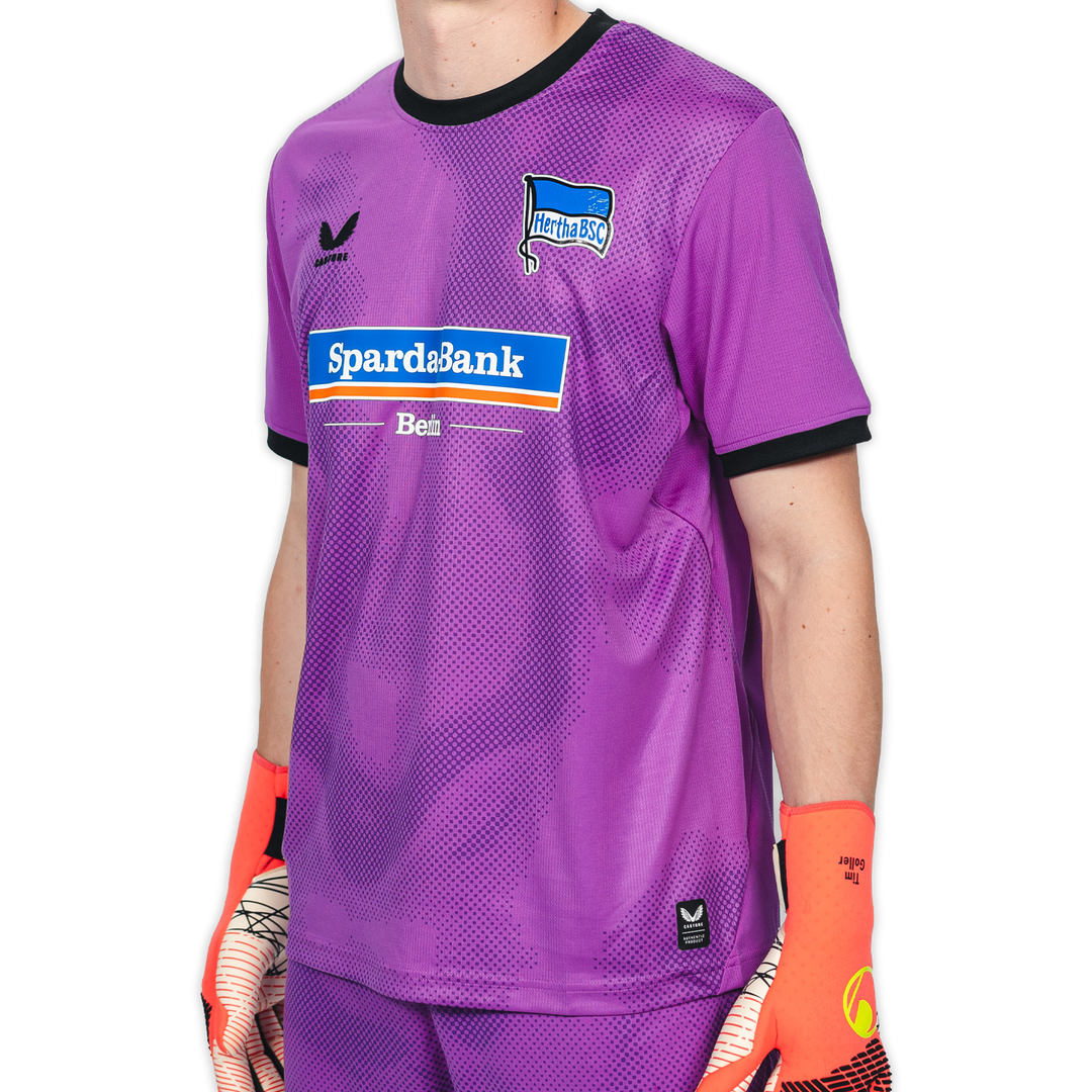 Hertha Torwarttrikot 26/27 violett kurzarm Schrägansicht links