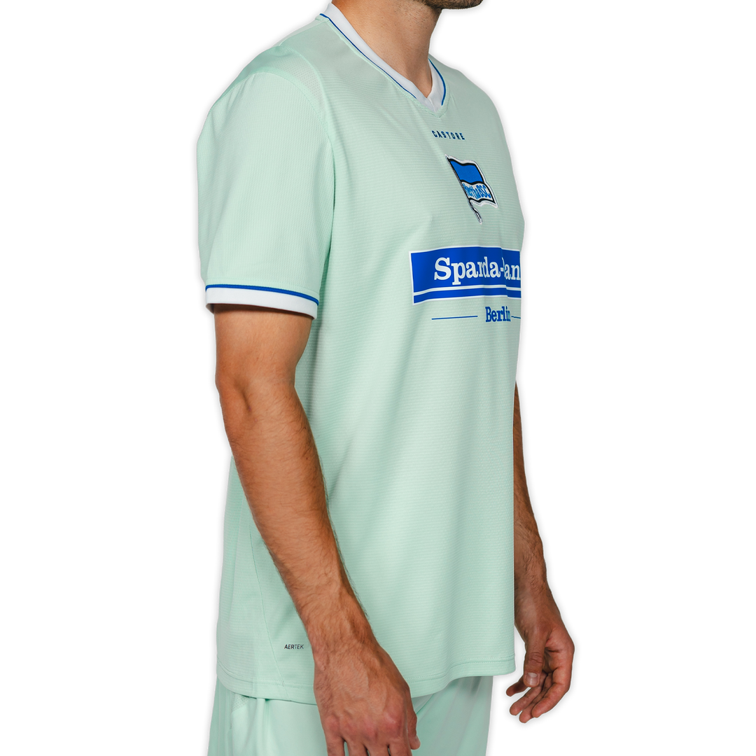Hertha Ausweichtrikot 26/27 Schrägansicht rechts