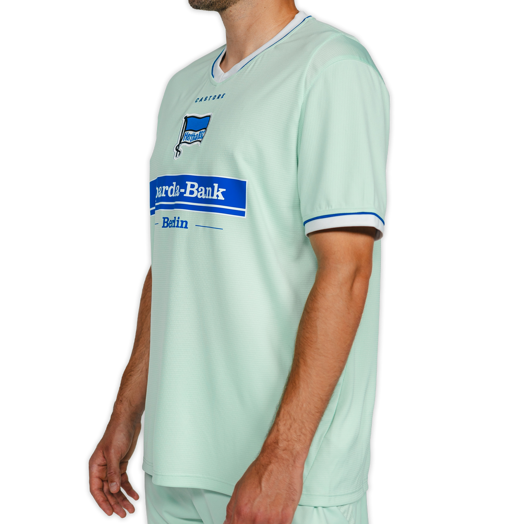 Hertha Ausweichtrikot 26/27 Schrägansicht links