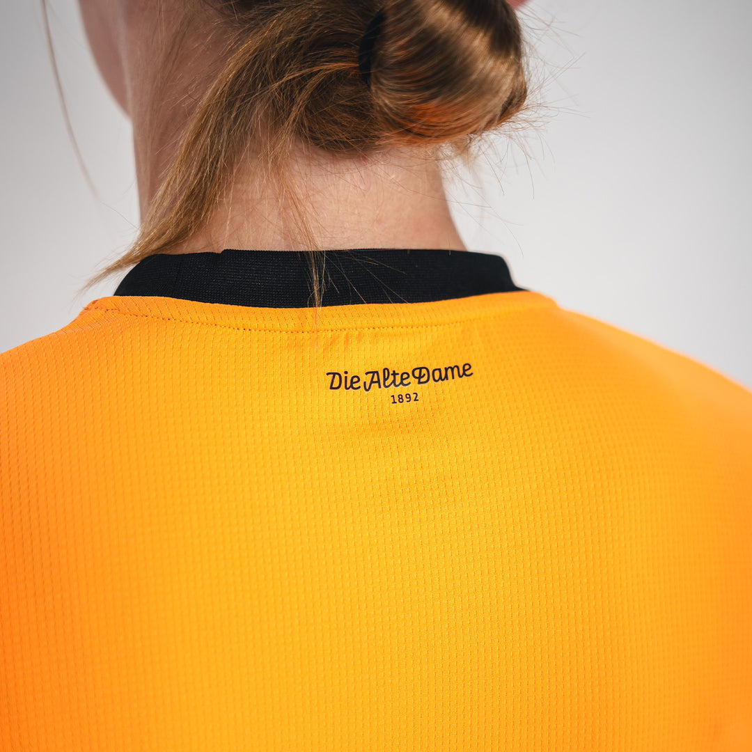 Hertha Torwarttrikot 26/27 orange Damenschnitt Detail Rückansicht