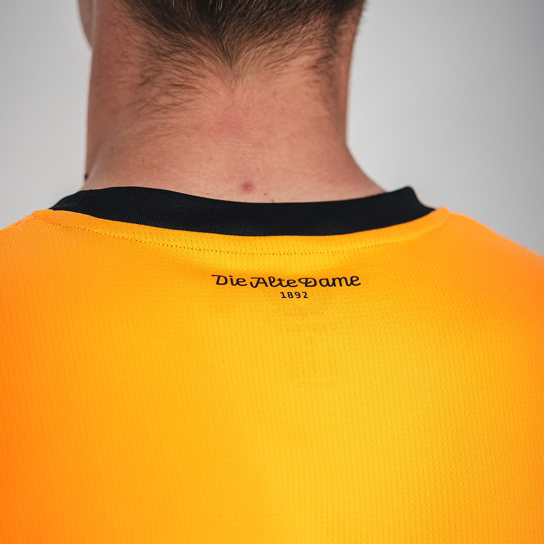 Hertha Torwarttrikot 26/27 orange kurzarm Detail Rückansicht