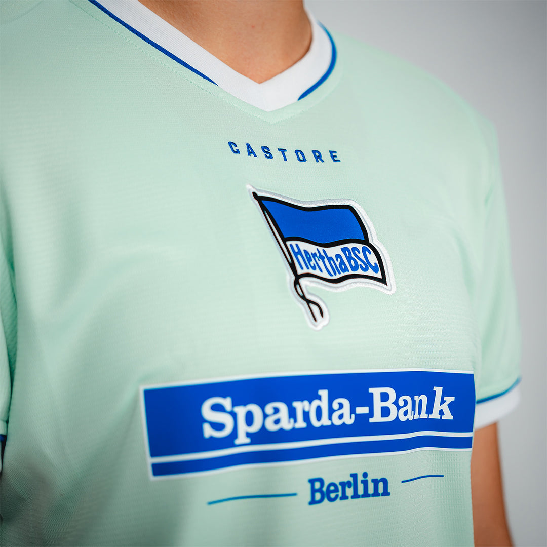 Hertha Ausweichtrikot 26/27 Damenschnitt Detail Vorderansicht