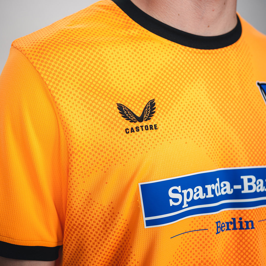 Hertha Torwarttrikot 26/27 orange kurzarm Detail Castore Logo