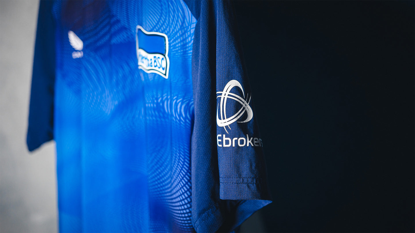 Hertha Matchworn Prematchshirt Seguin 30 #BTSVBSC Detail Ärmelsponsor