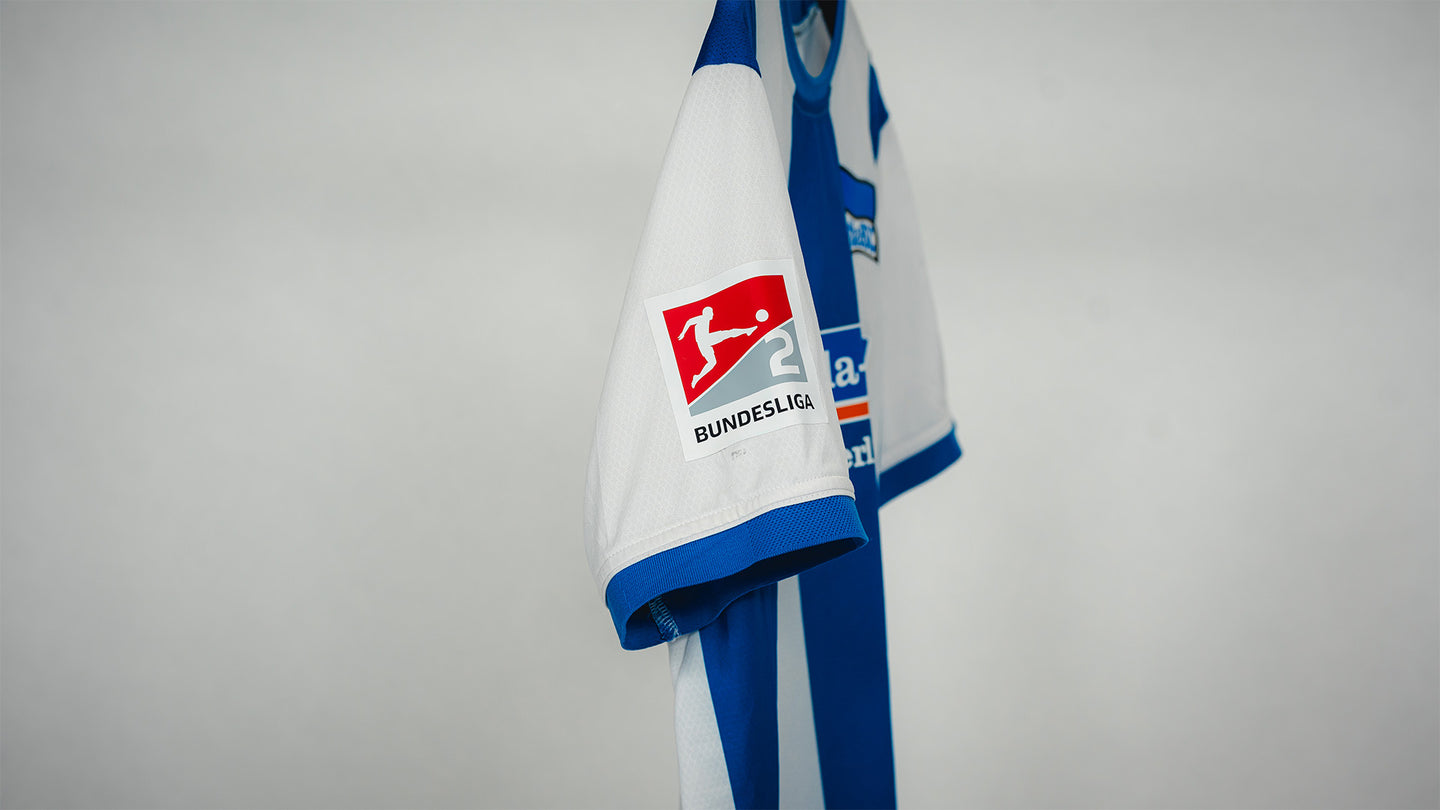 Hertha Matchworn Heimtrikot Thorsteinsson 23 #BSCFCM Detail 2. Bundesliga Logo