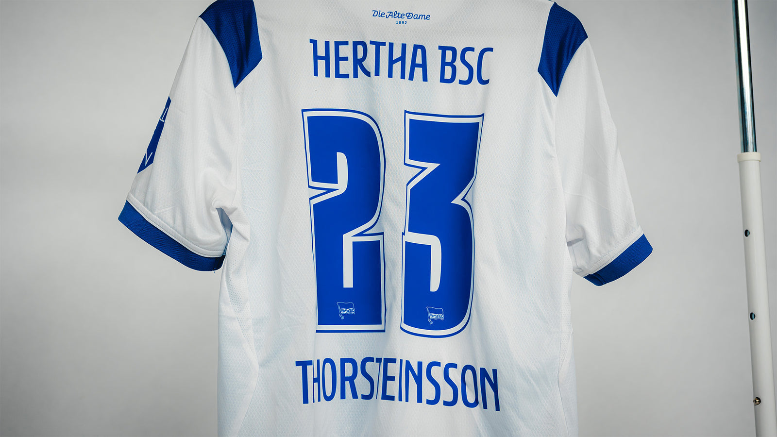 Hertha Matchworn Heimtrikot Thorsteinsson 23 #BSCFCM Rückseite Detail
