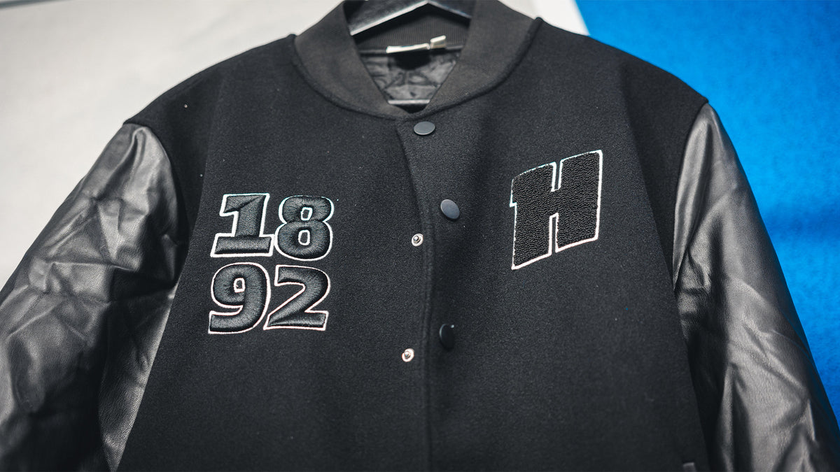 College Jacke H | 2023