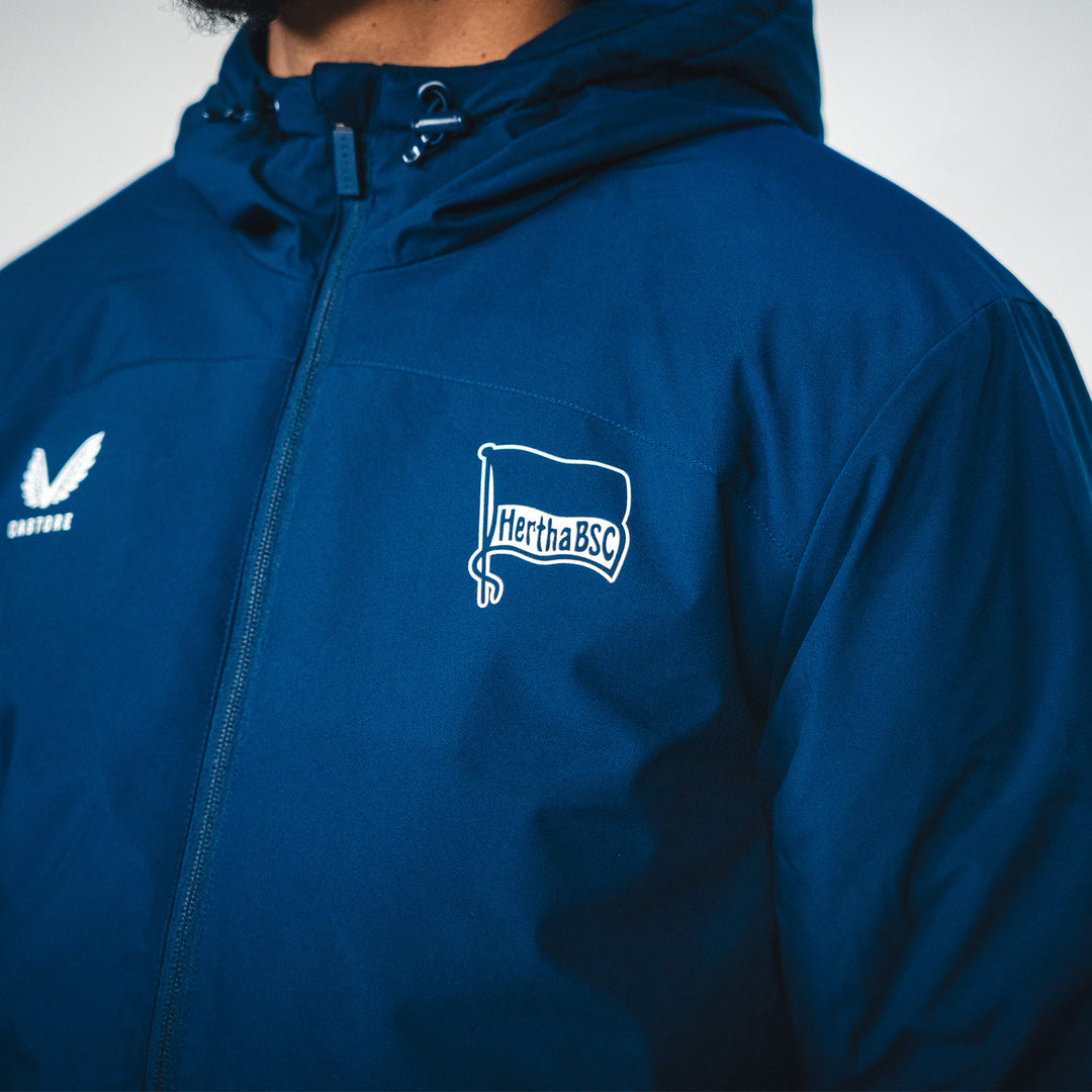 Winterjacke Castore navy Detailansicht Hertha-Fahne