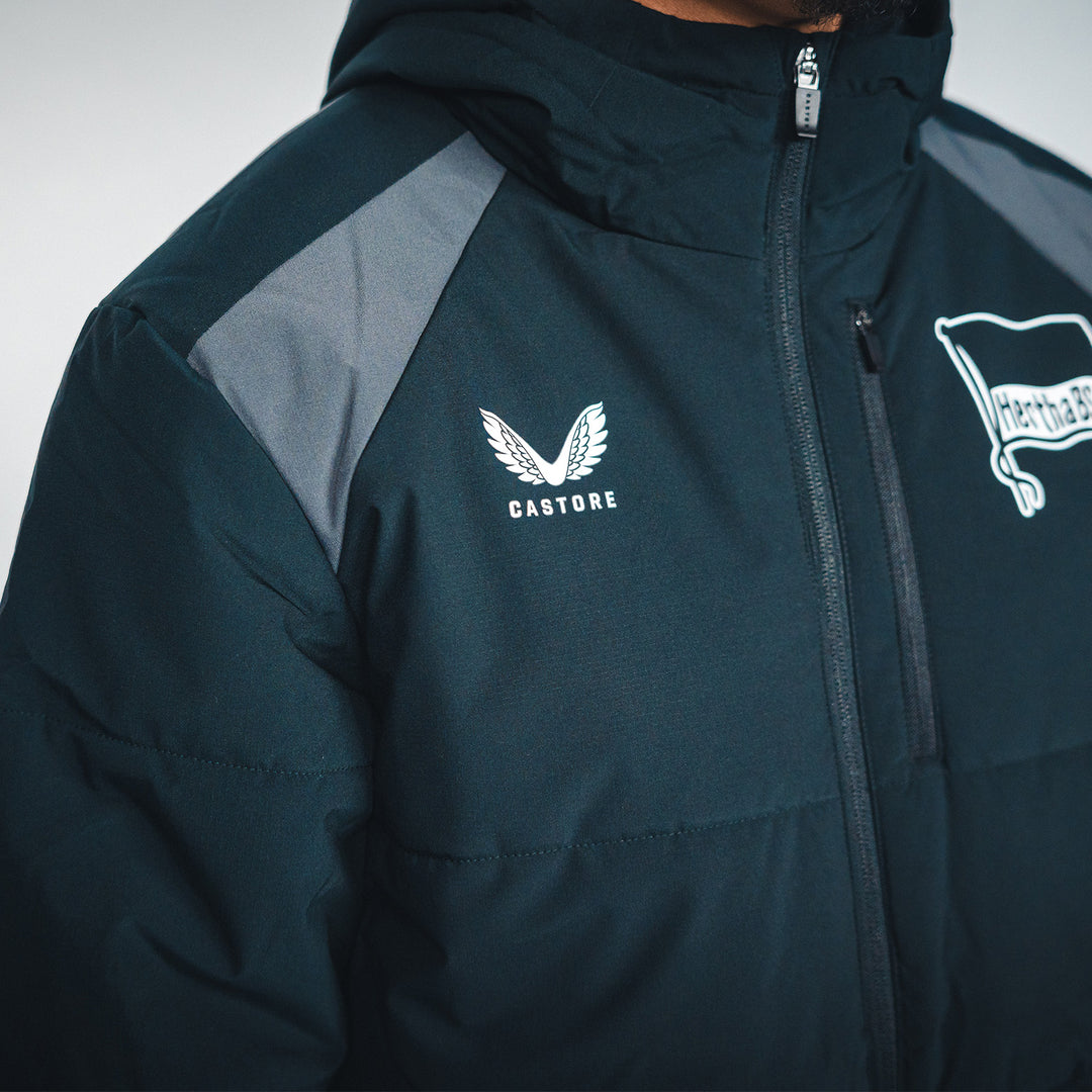 Hertha Winterjacke Profi 26/27 Detail Castore Logo