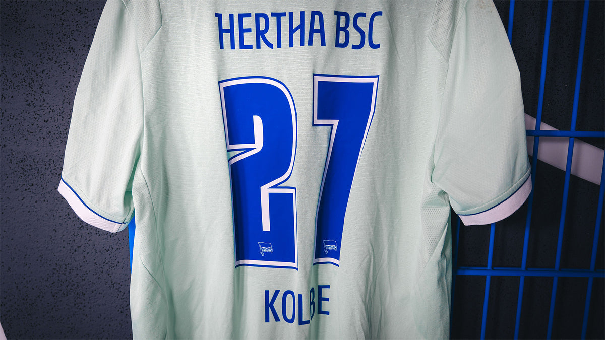 Hertha Matchworn Ausweichtrikot Kolbe 27 #OSNBSC Rückansicht nah