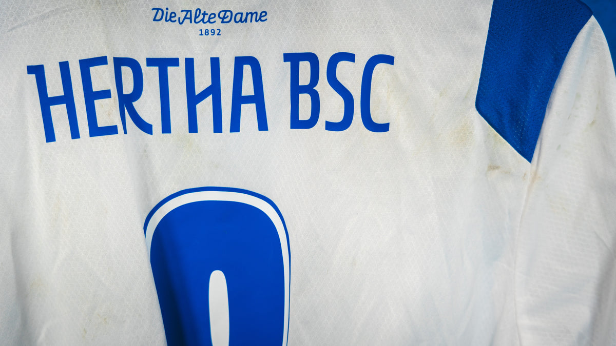 Hertha Matchworn Heimtrikot Sessa 8 #SGDBSC Detail Rückansicht oben