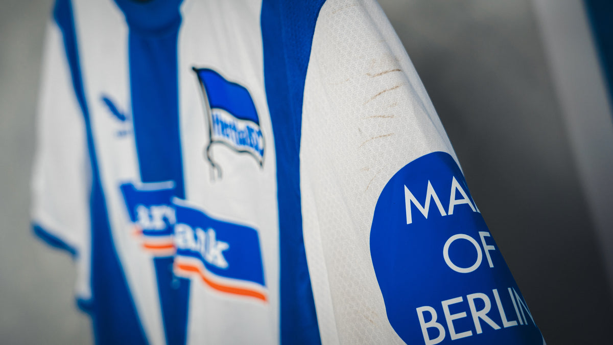 Hertha Matchworn Heimtrikot Adewumi 19 #SGDBSC Ärmel Detail