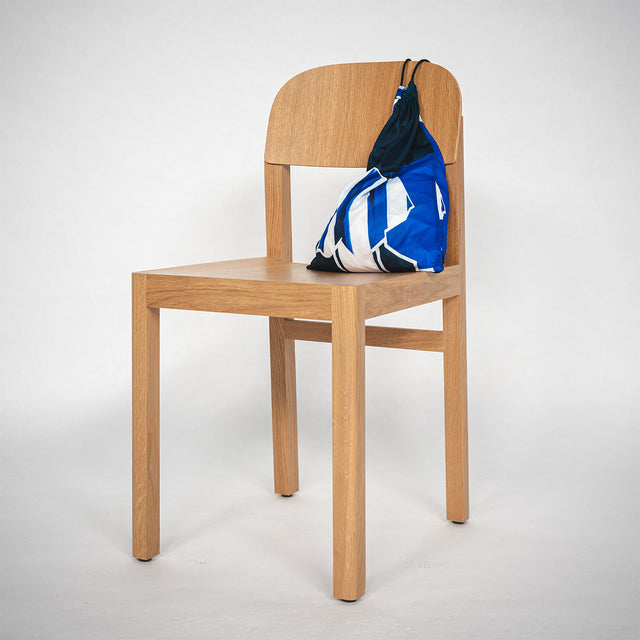 Hertha Beutel Upcycling Hertha BSC x MOOT an Stuhl