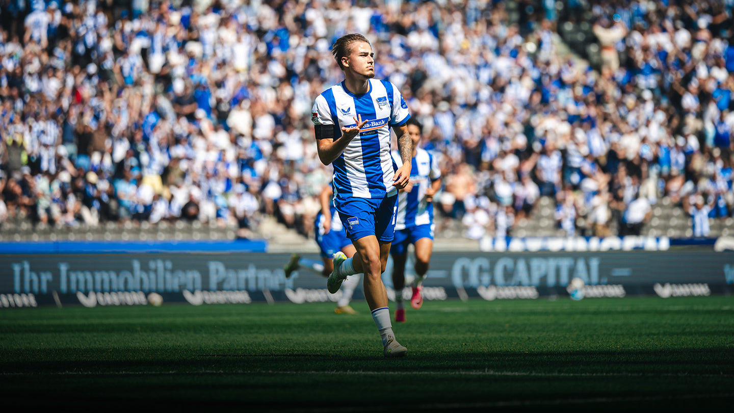Hertha Marten Winkler Spiel- und Trainingsschuhe während des Spiels