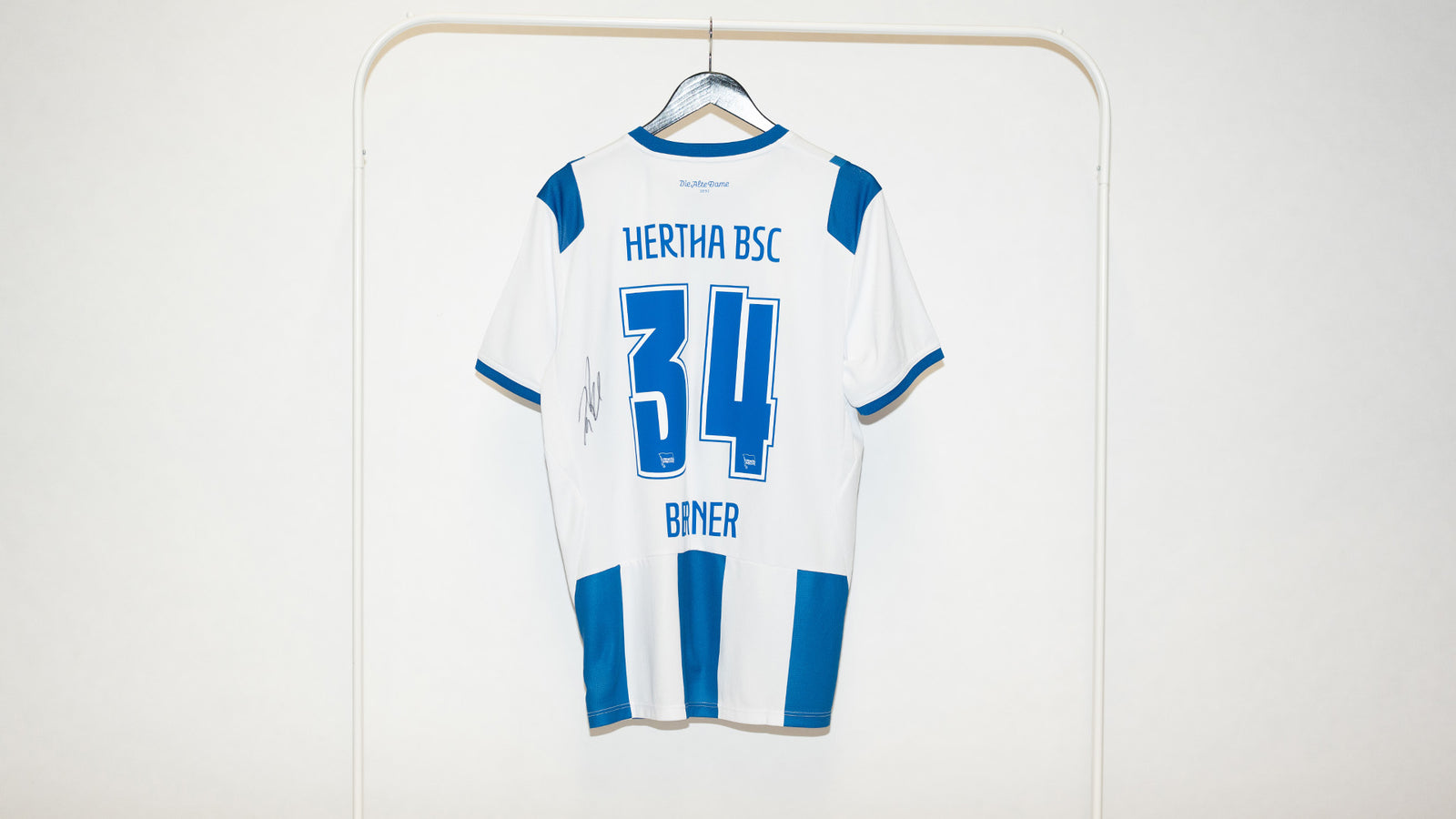 Hertha getragenes langarm Heimtrikot Janne Berner #34 Rückenansicht