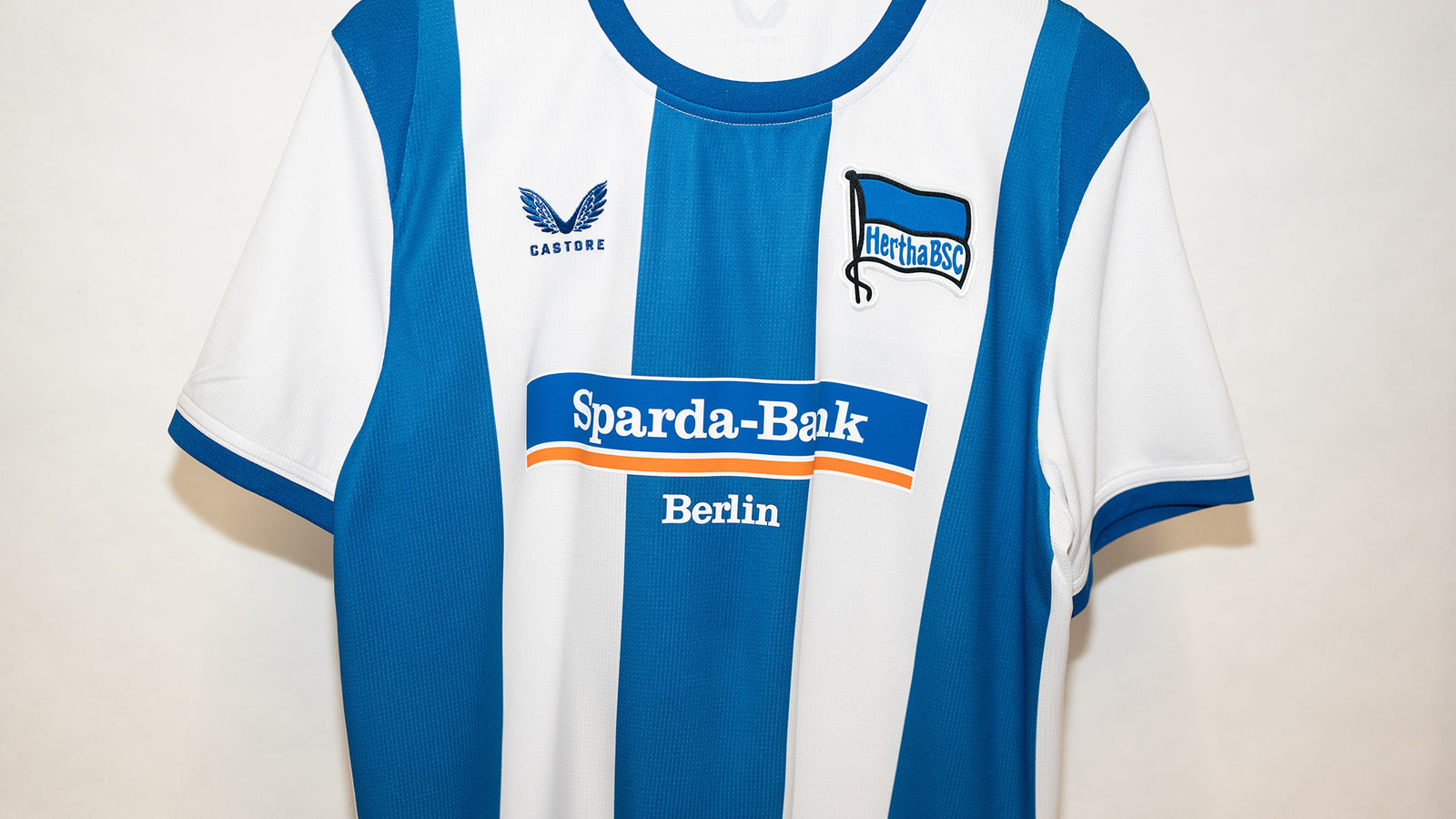 Hertha getragenes langarm Heimtrikot Janne Berner #34 Frontansicht