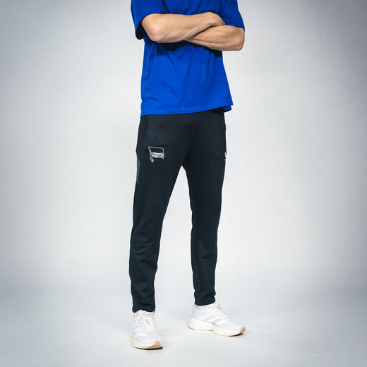Hertha Trainingshose Profi 26/27 mit Taschen Seitenansicht Fahne