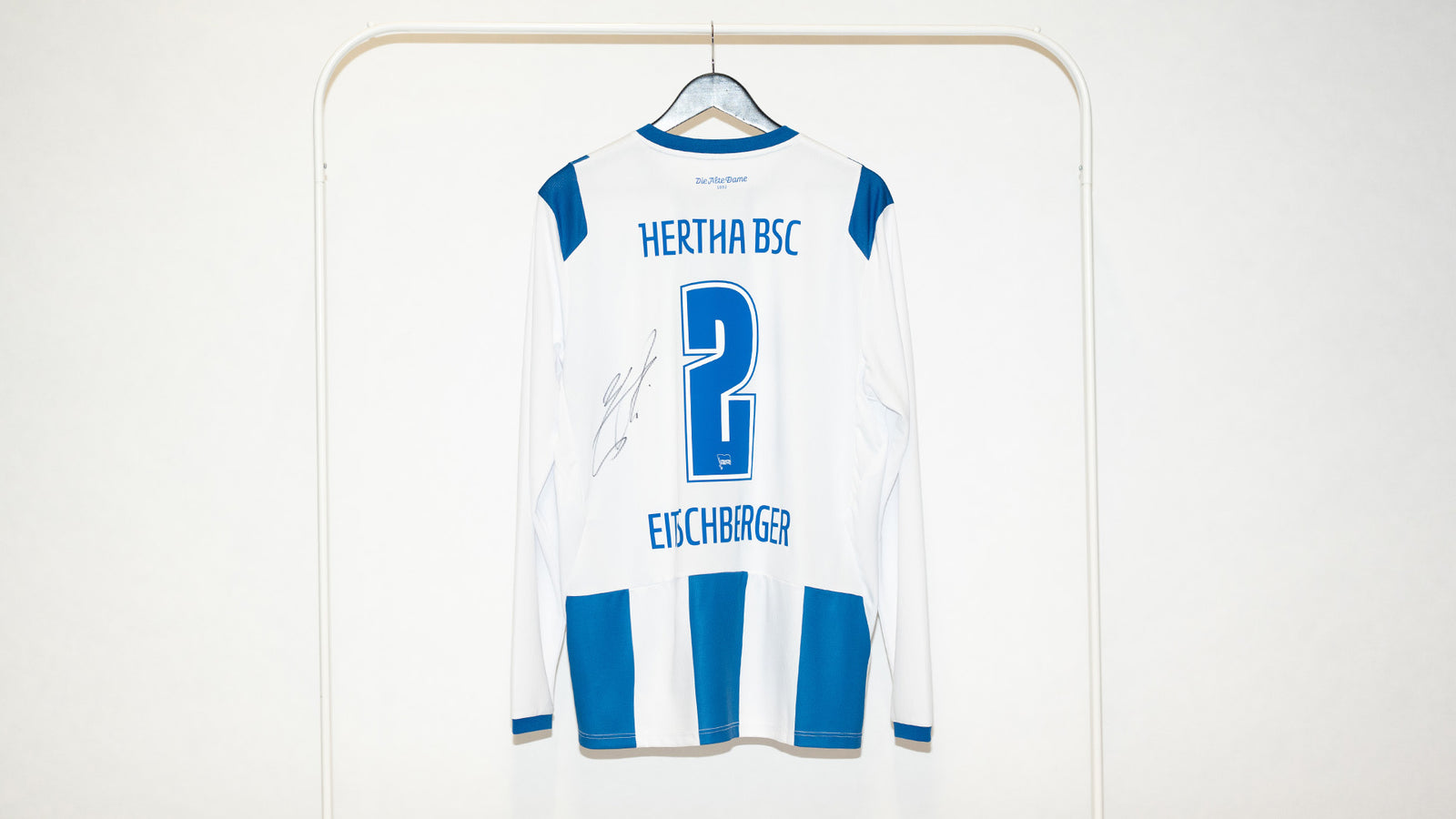 Hertha getragenes langarm Heimtrikot Julian Eitschberger #2 Rückenansicht