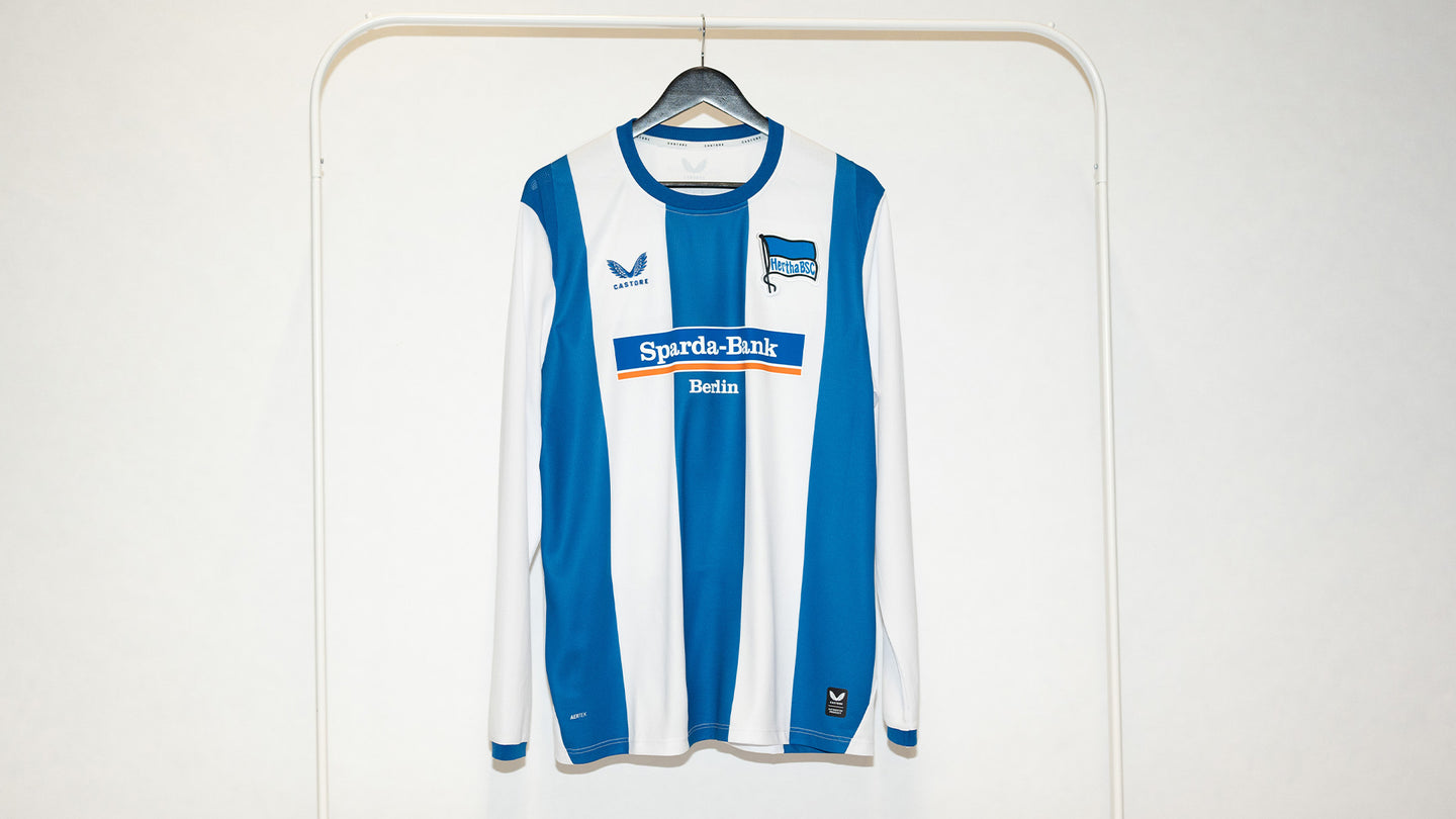 Hertha getragenes langarm Heimtrikot Julian Eitschberger #2 Frontansicht