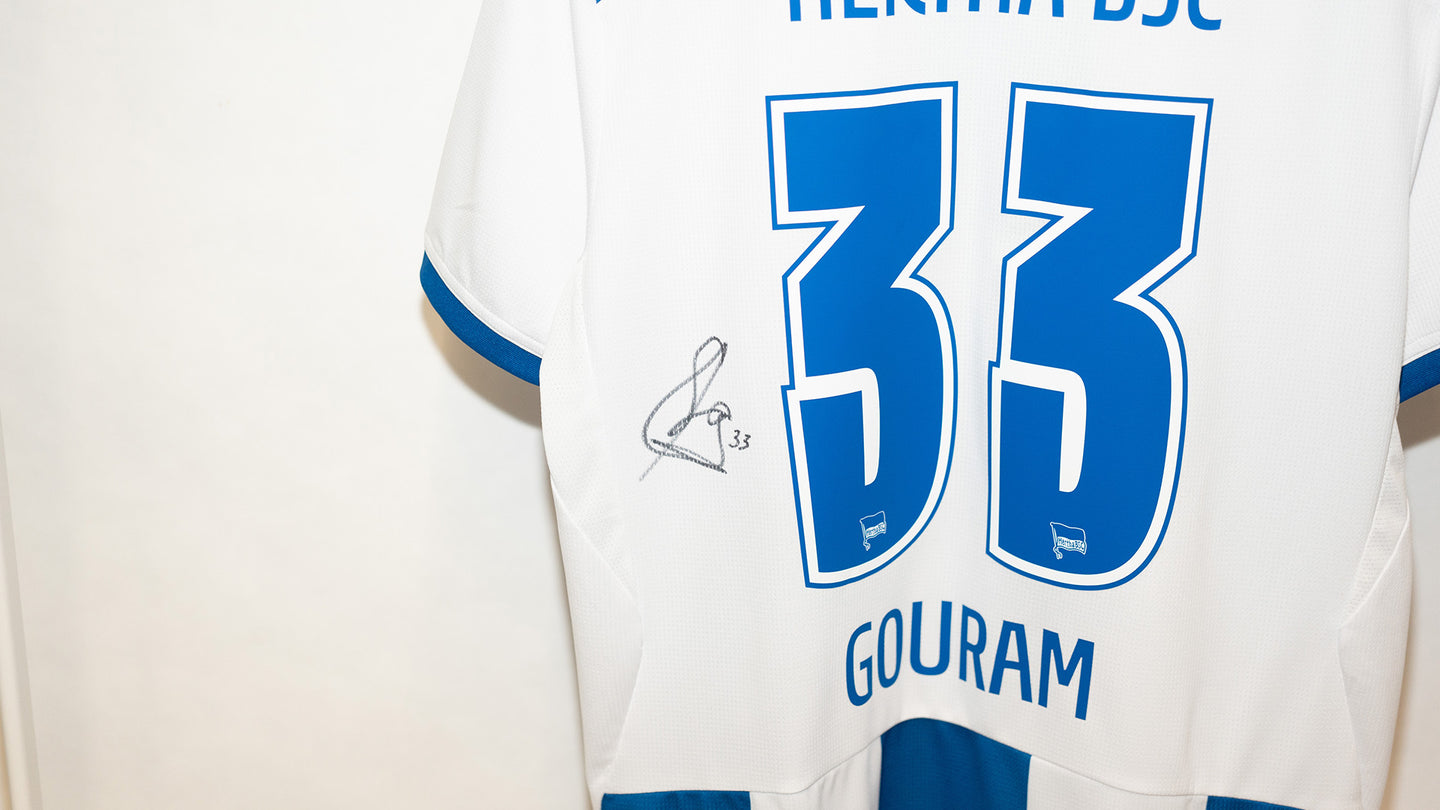 Hertha getragenes langarm Heimtrikot Soufian Gouram #33 Rückenansicht Detail