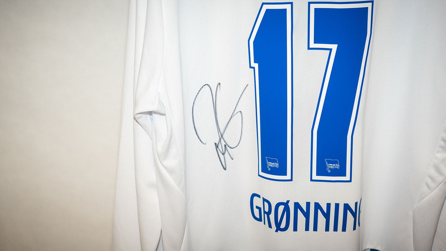 Hertha getragenes langarm Heimtrikot Sebastian Grönning #17 Rückenansicht Detail