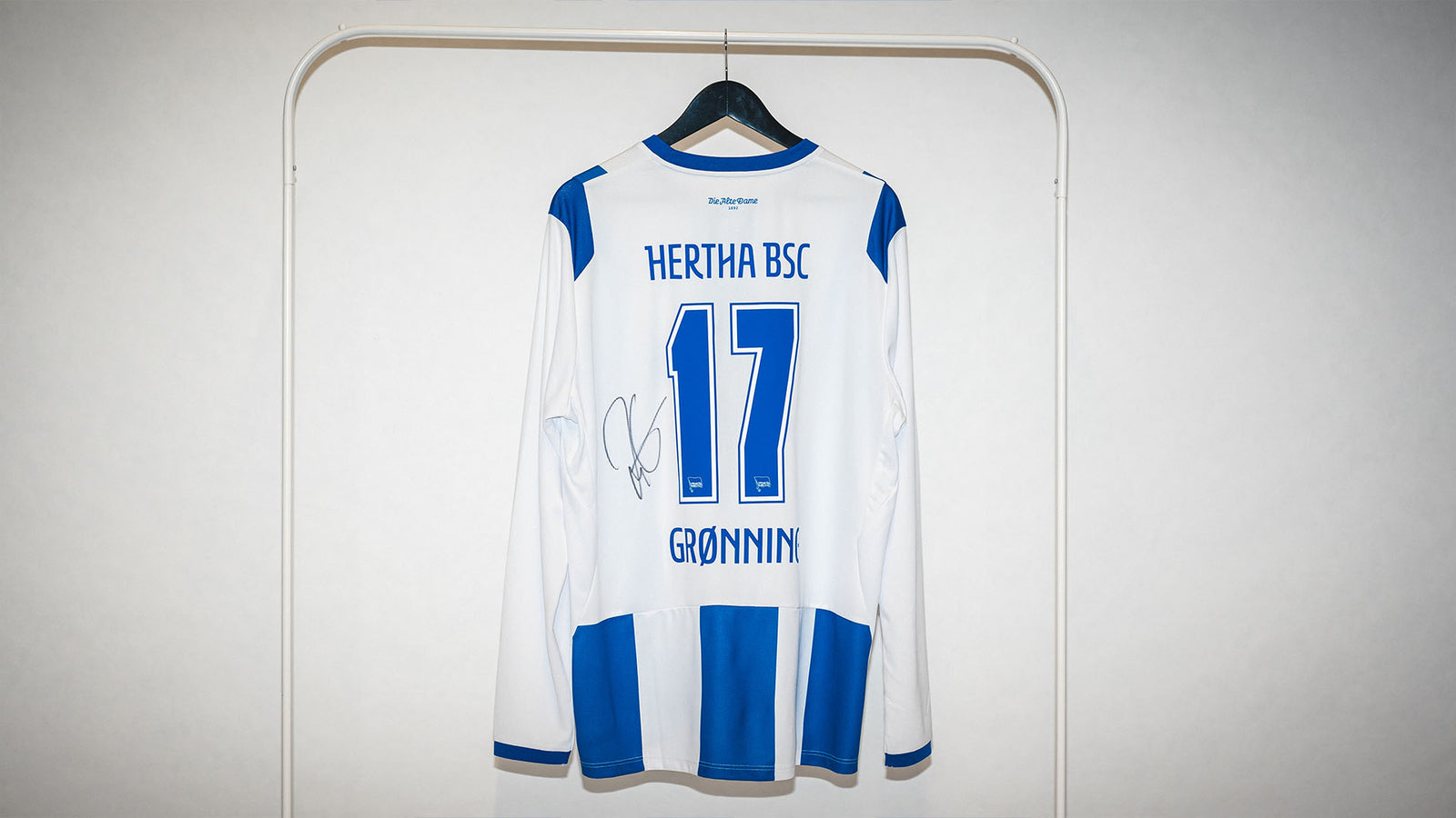 Hertha getragenes langarm Heimtrikot Sebastian Grönning #17 Rückenansicht