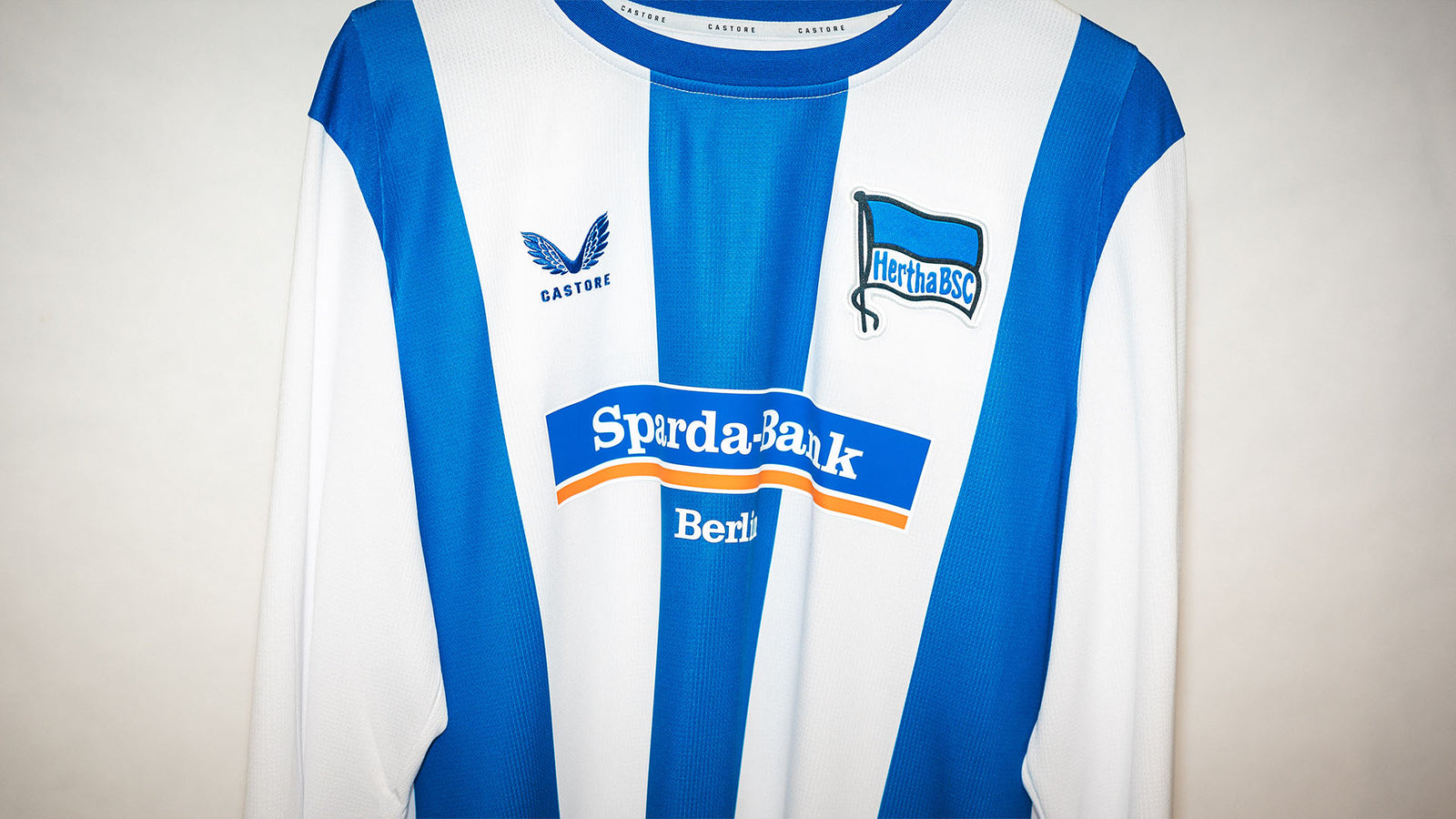 Hertha getragenes langarm Heimtrikot Sebastian Grönning #17 Frontansicht Detail