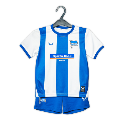 Hertha Heimtrikot Set 26/27 Kleinkinder Vorderansicht