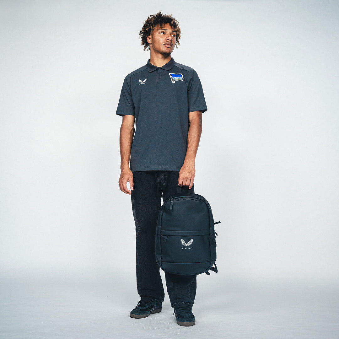 Castore Rucksack an Oluwaseun Adewumi