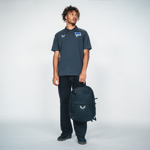 Castore Rucksack an Oluwaseun Adewumi