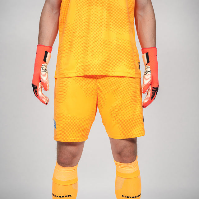 Hertha Torwartshorts 26/27 orange mit Model