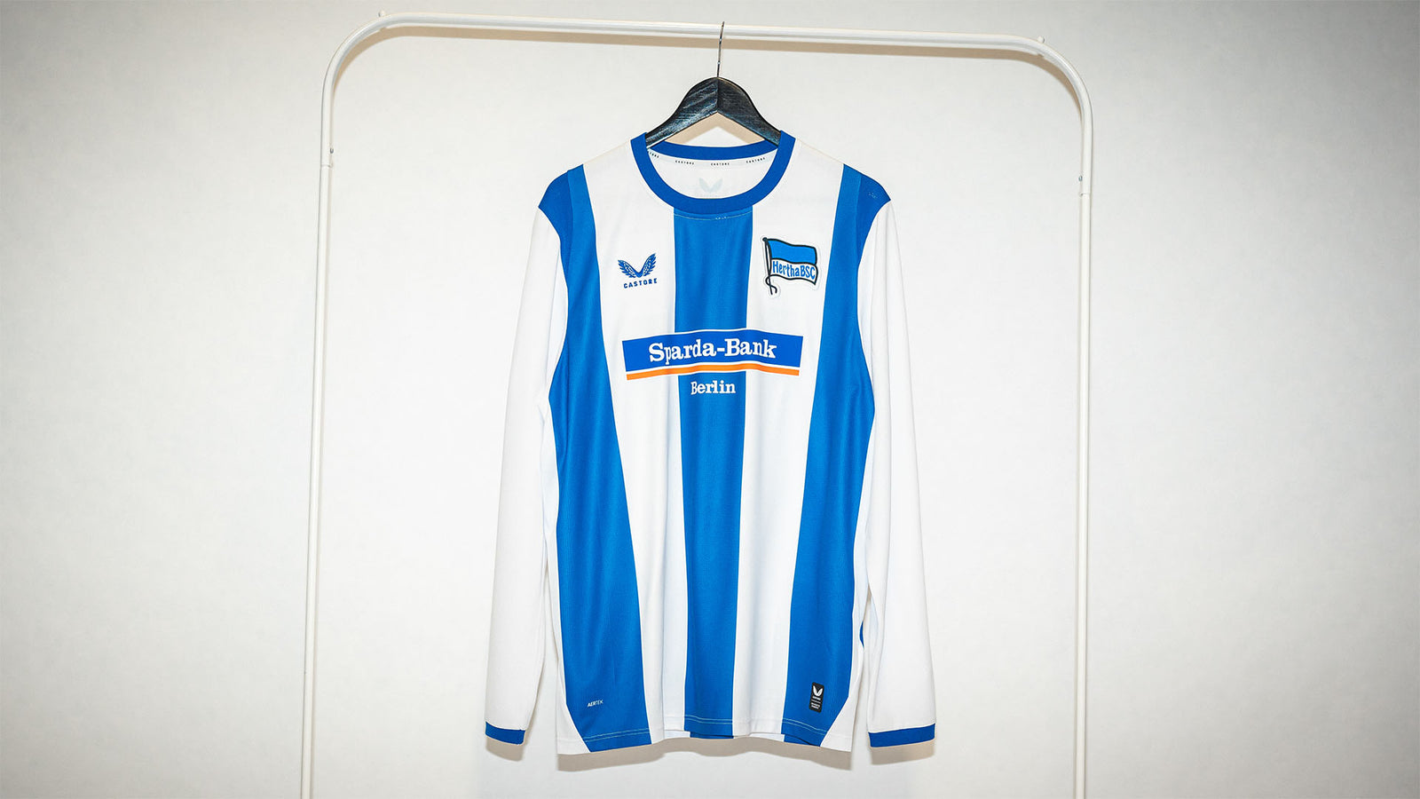 Hertha getragenes langarm Heimtrikot Selim Telib #47 Frontansicht