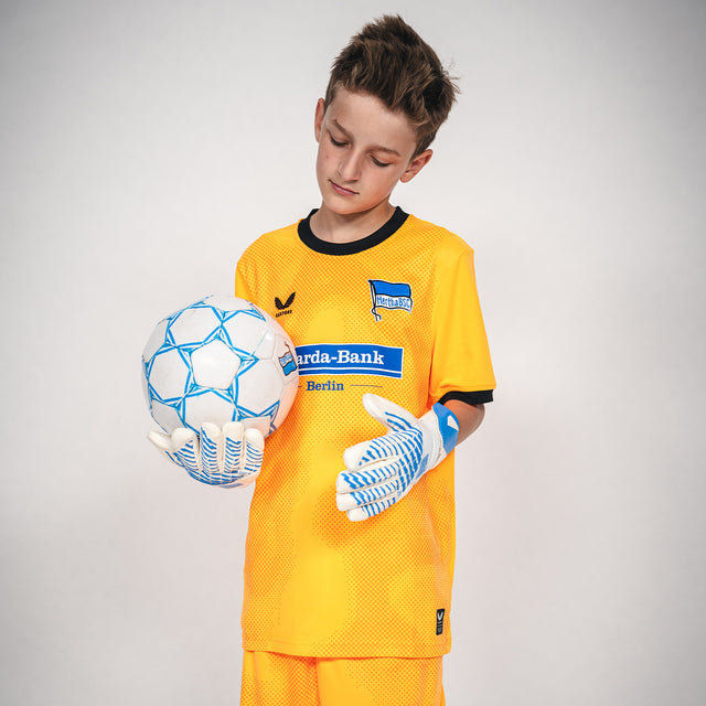 Hertha Torwarttrikot Kids 26/27 orange kurzarm mit Model
