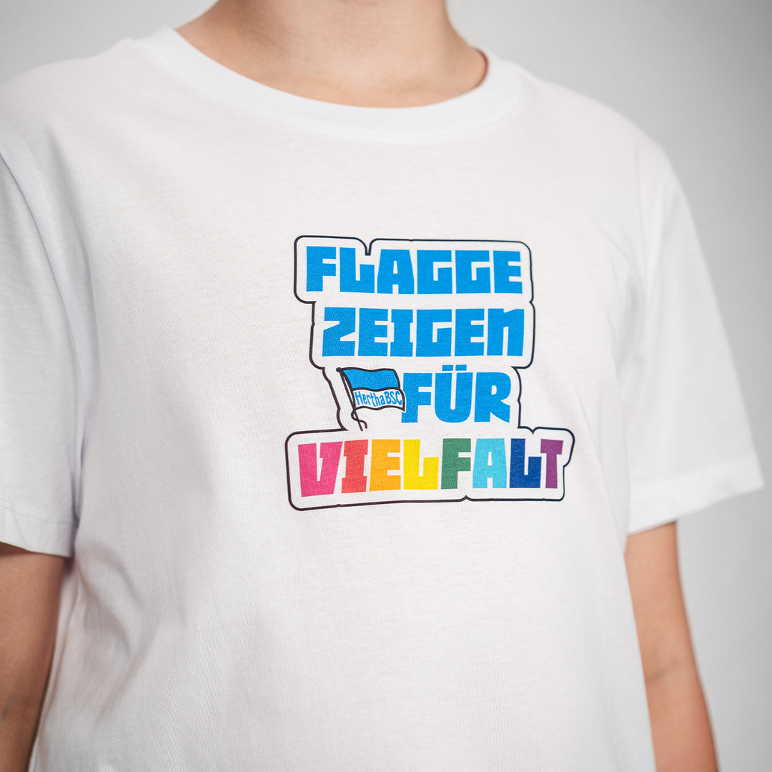 Hertha T-Shirt Flagge zeigen für Vielfalt Kids Detail Vorderansicht
