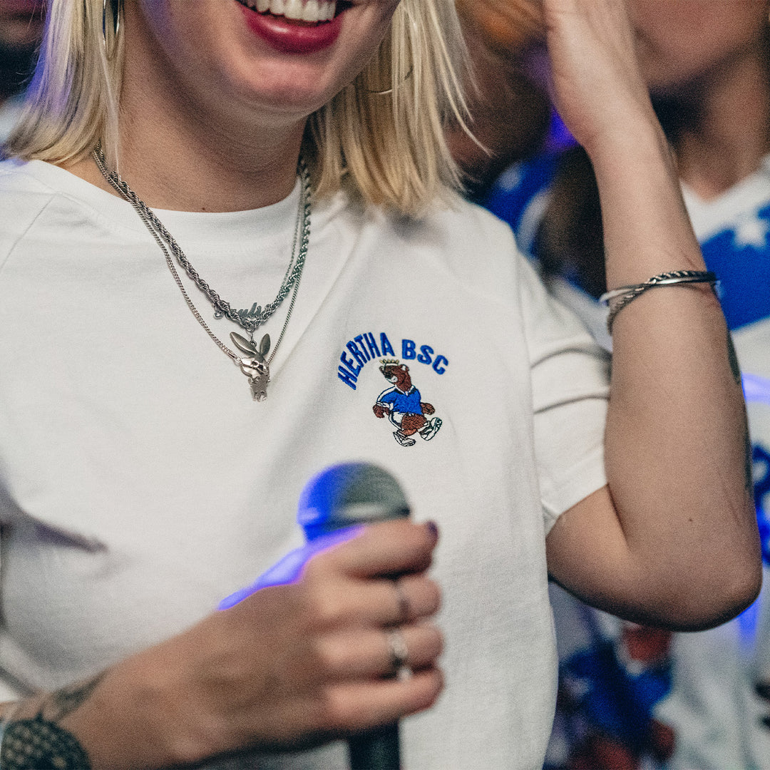 Hertha T-Shirt Sterne Weiß Vorderseite in Szene