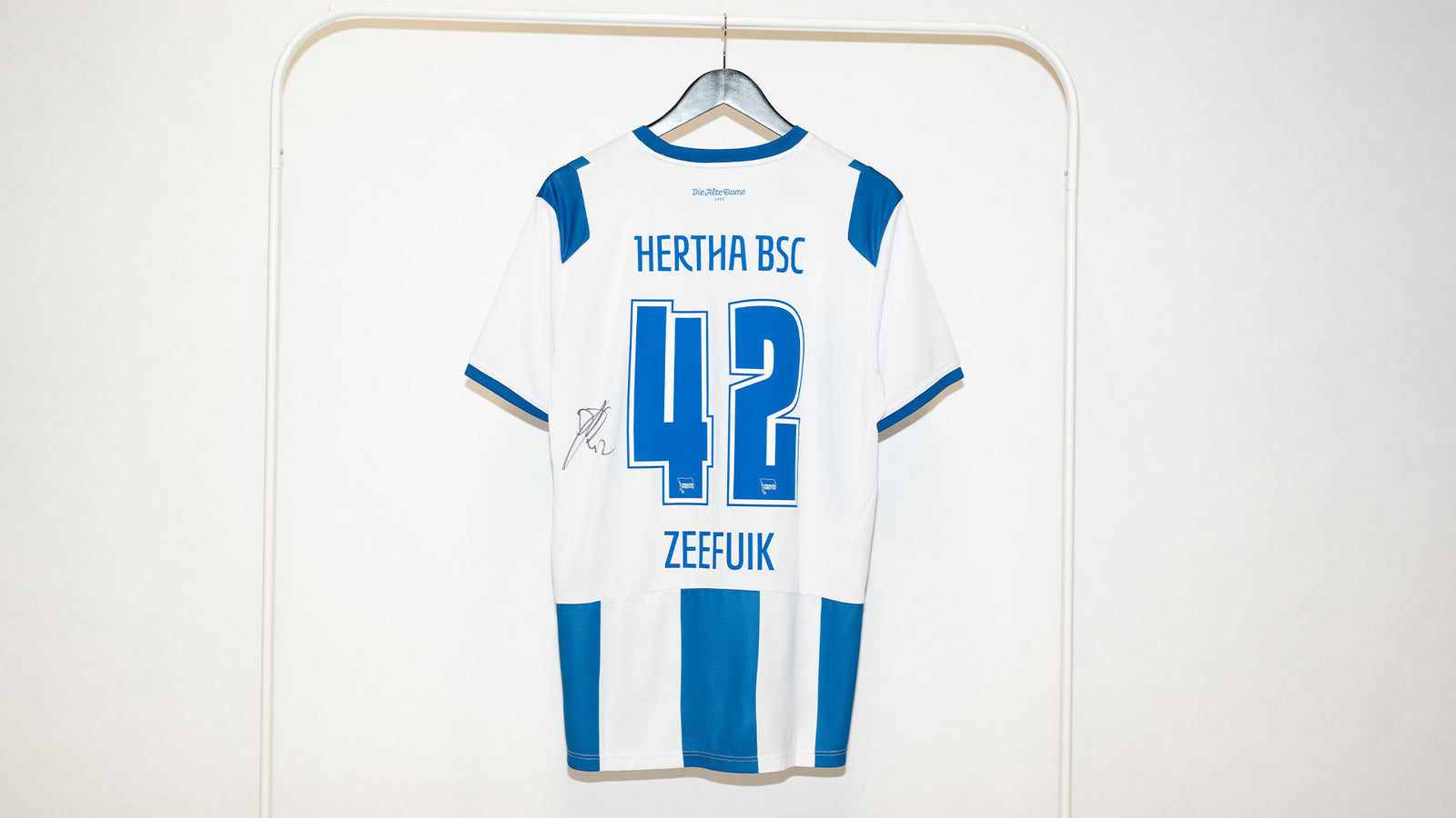 Hertha getragenes langarm Heimtrikot Janne Berner #34 Rückenansicht